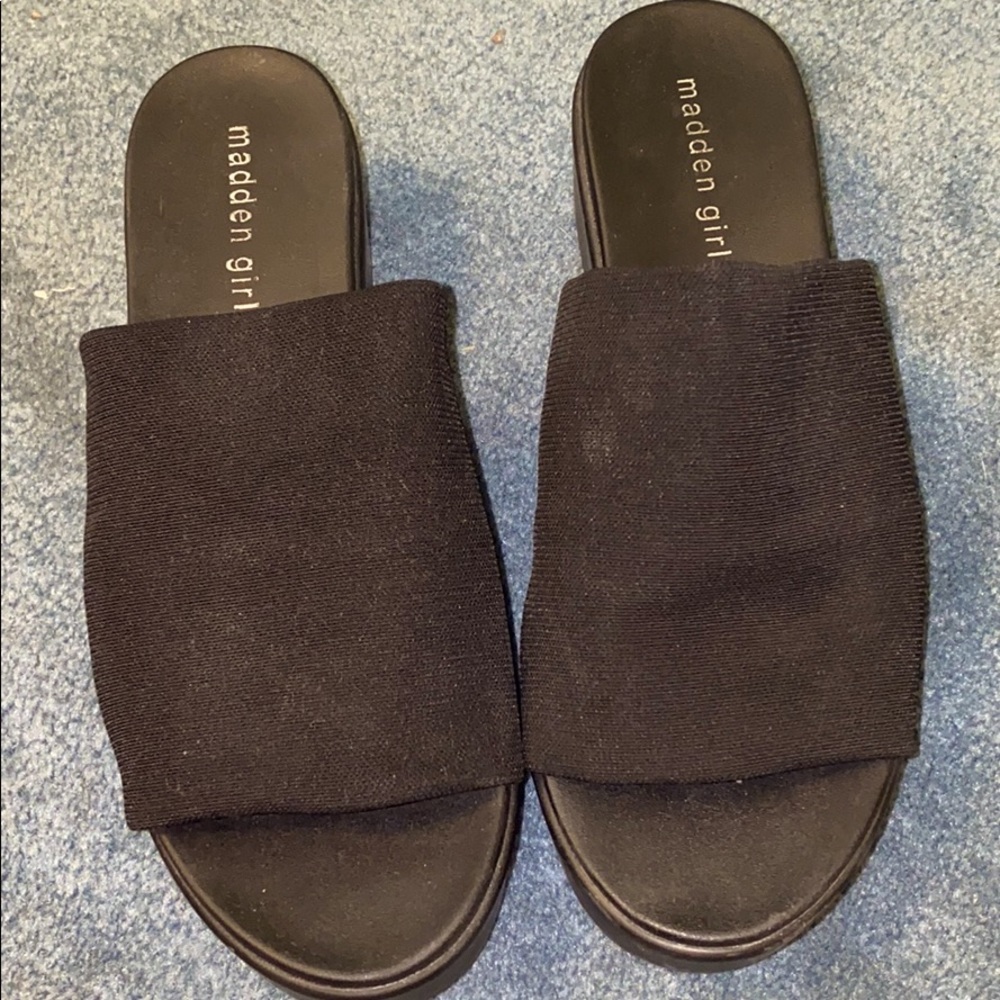 Madden Girl Slinky Flatform Slides